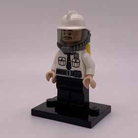 LEGO Security Guard Minifigure Fire Helmet Super Heroes The Batman Movie 70901