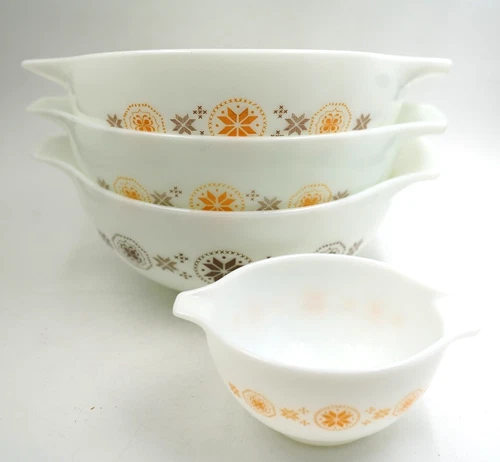 Vintage Pyrex Town and Country Cinderella Casserole Baking Dish / Bowls Lot of 4