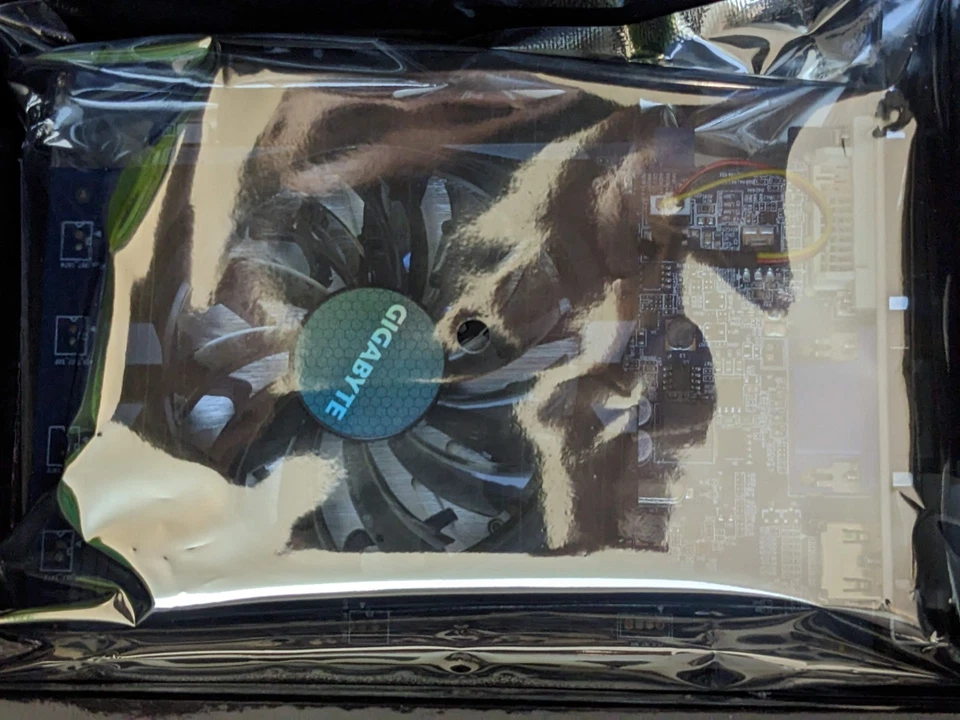 GeForce GT 730 2GB 64-bit DDR3, GV-N730D3-2GI REV3.0 Graphic Cards - Image 2 of 4