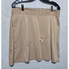 Vassarette Beige Lace Trim Slip 18in Skirt Style 11-073 Size L/42