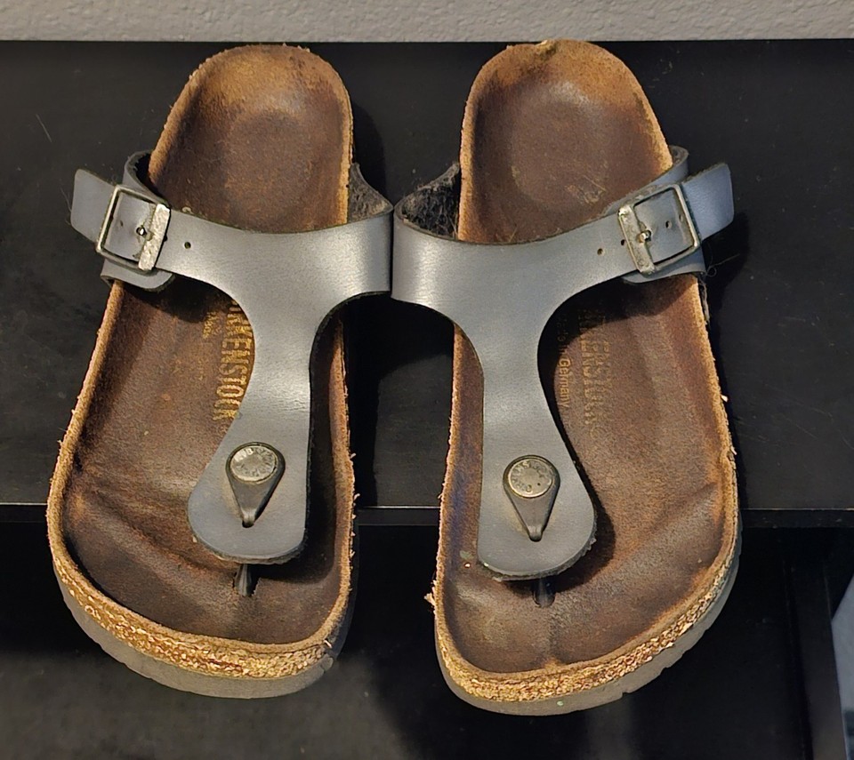 Women's Birkenstock Gizeh Charcoal Gray Thong Strap Sandals - sz 38EU/7US