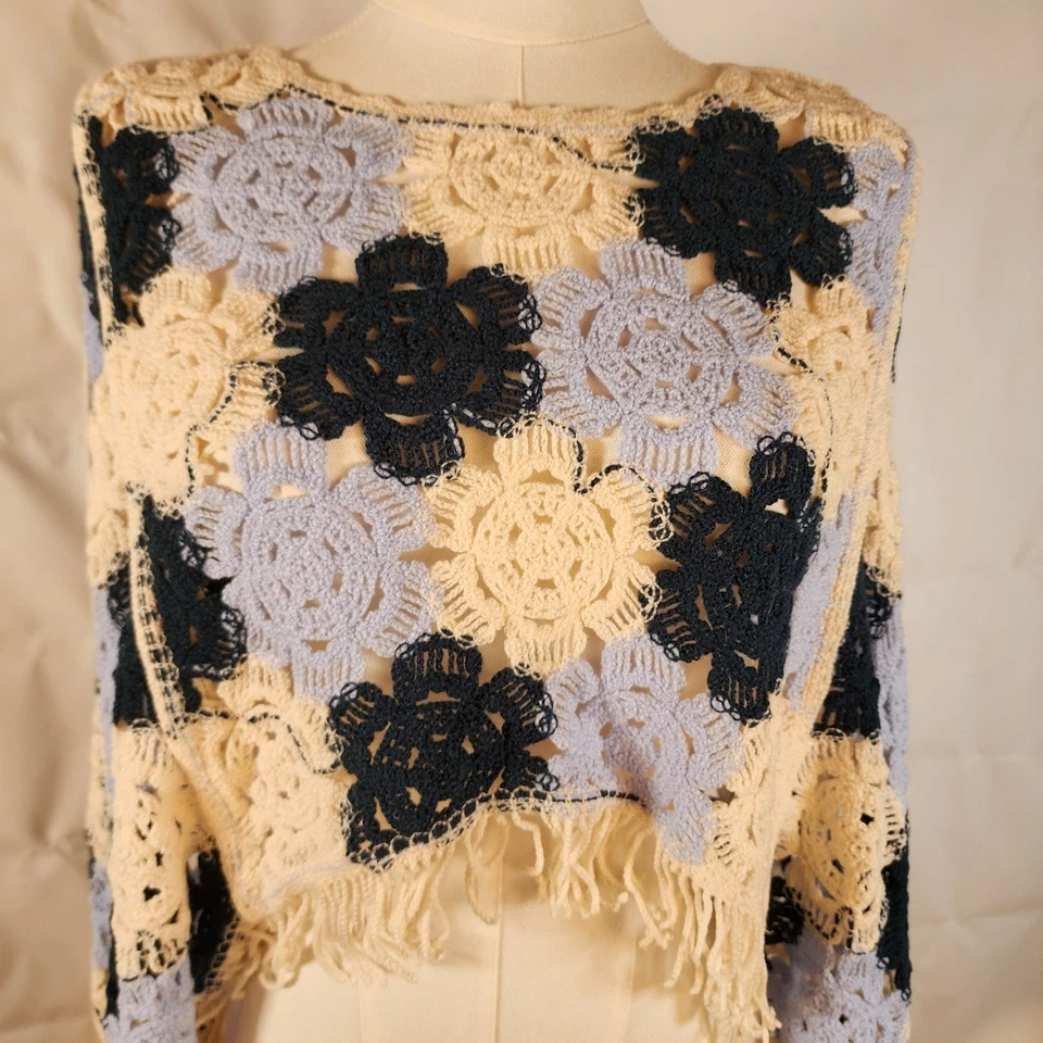 Poncho suéter bohemio tejido floral con flecos cuadrados Crochet Granny Foto 3 de 4