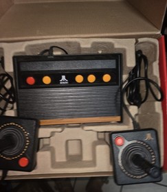 Atari Flashback 3 Classic Game Console 60 Built-in Games 2011 Original Box