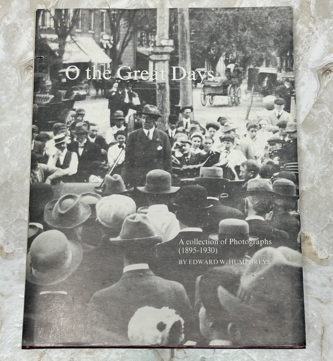 Foto 1 di 24