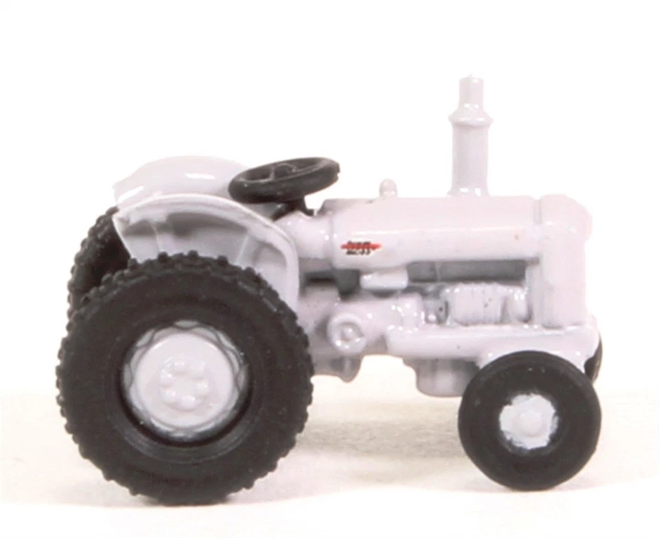 Tractor agrícola Fordson Oxford calibre 1:148 en gris mate 1946-1970 NTRAC004 Foto 4 de 4