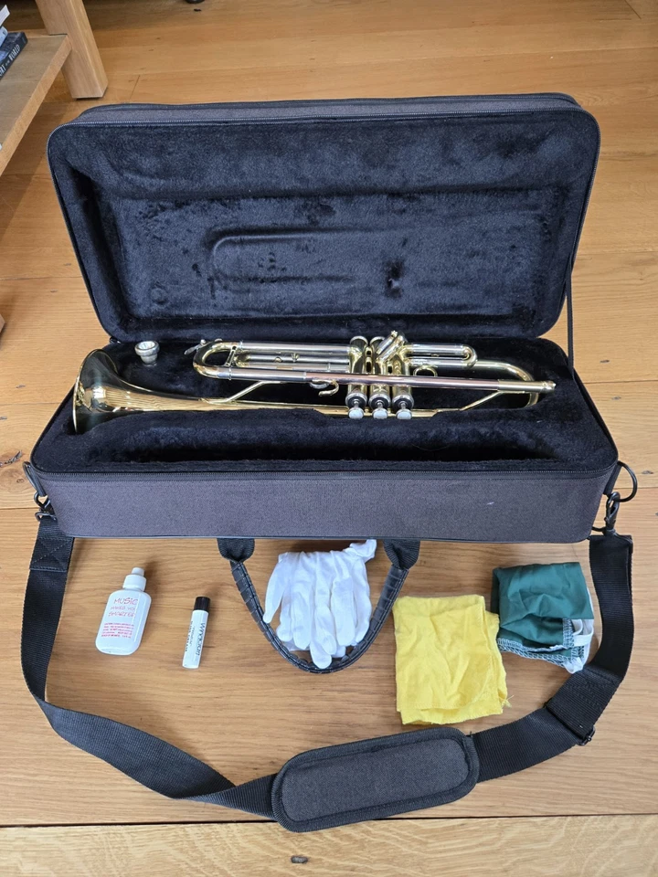 Windcraft Trumpet. Very Good Condition. Including Case And Cleaning Materials. - Image 2 of 4