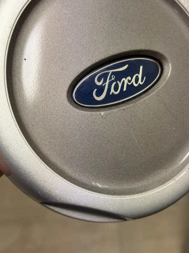 Tapacubos tapacubos Ford Explorer Sport Trac 2001-2005 OEM Qt.1 Foto 2 de 4