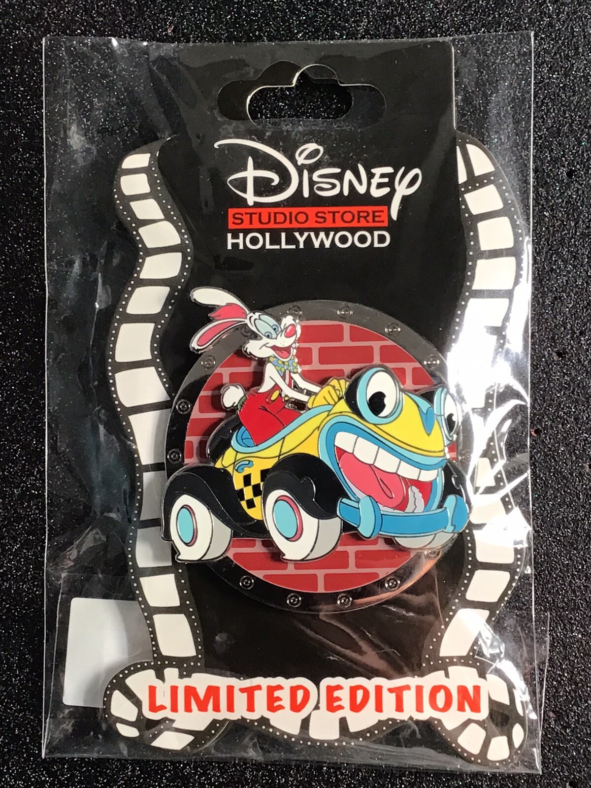 Disney Studio Store Hollywood DSSH On The Go Series Roger Rabbit Pin LE 400