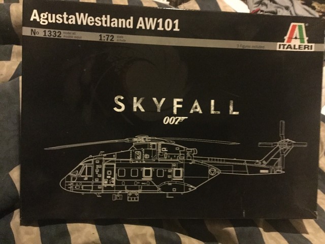 AW101 Helicopter MODEL 1//100 /& Stand Italeri Model SKYFALL 007 JAMES BOND