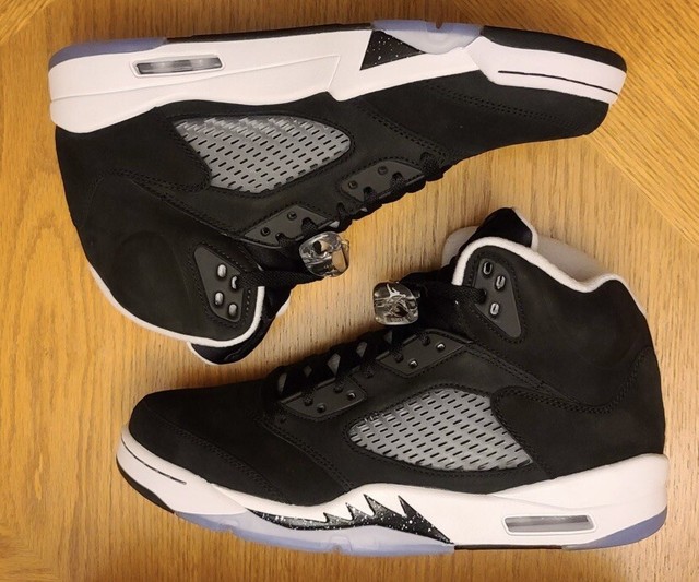 Size 9.5 - Jordan 5 Retro Oreo 
