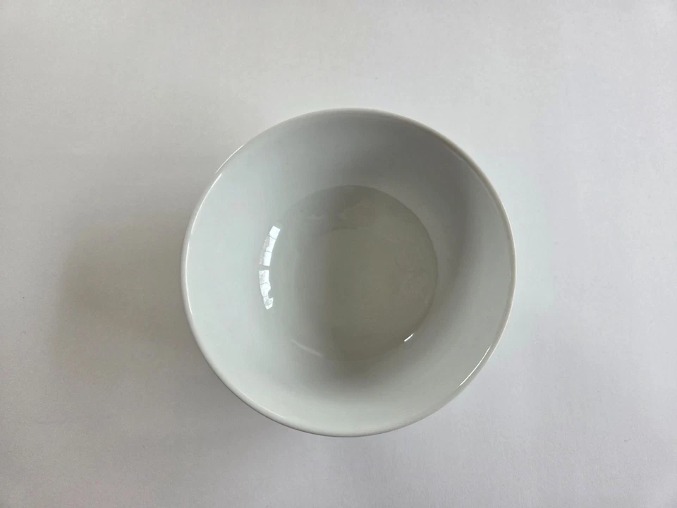 Juego de 6 cuencos de porcelana blanca Crate&Barrel Bistro de 5,75 diámetros x 2,375" de alto 16 oz Foto 2 de 4