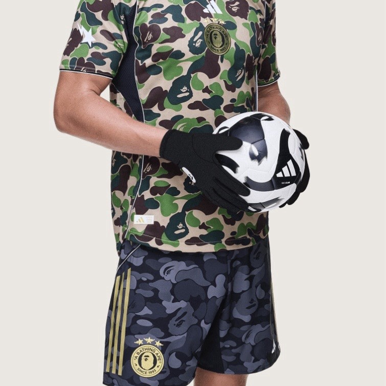 Size Large - Adidas x GORE-TEX x BAPE® Camo Gloves | IN HAND, SHIPS NOW! thumbnail 7