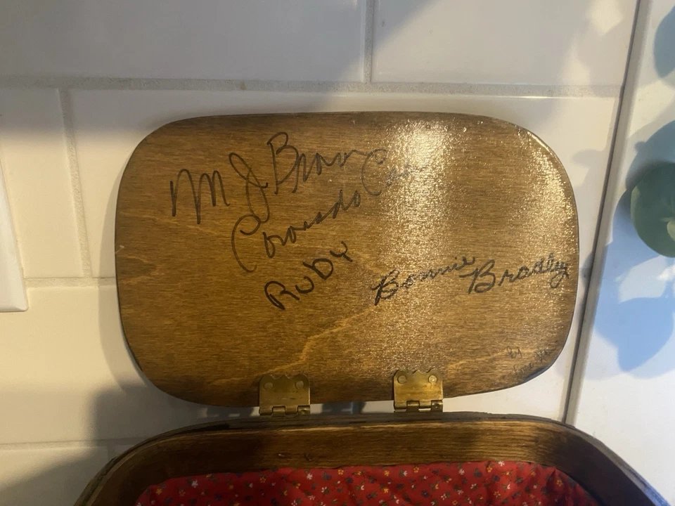 Caro Nan Firmado 1979 Coronado CA Madera Cesta Cartera Forro De Colección Raro Foto 3 de 4