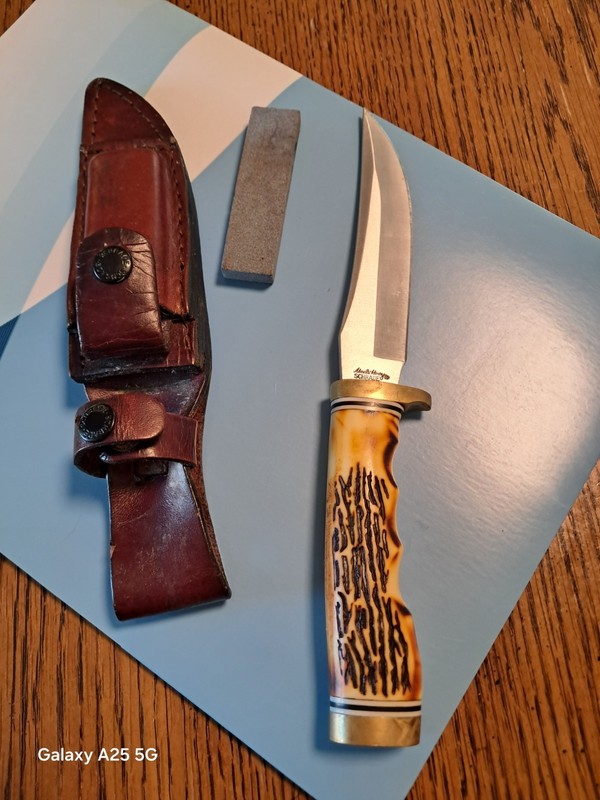 SCHRADE UNCLE HENRY 153UH HUNTING KNIFE WITH WHETSTONE (Original Sheath)