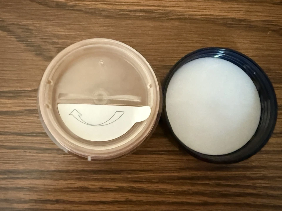 Estee Lauder Perfecting Loose Powder DEEP .35 Oz 10g - Image 4 of 4