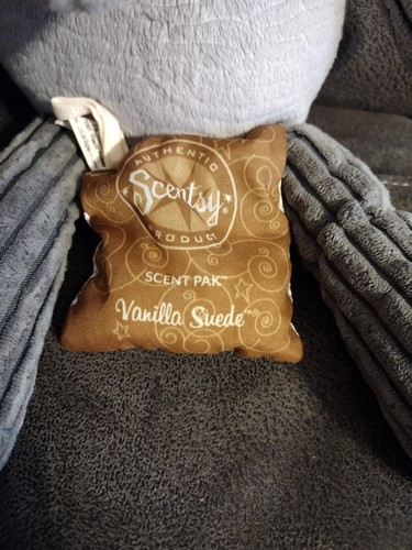 Scentsy Buddy OLLIE The Elephant 16 Inch Gray Plush Vanilla Suede Scent - Picture 2 of 5