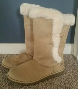 fuzzy tall boots