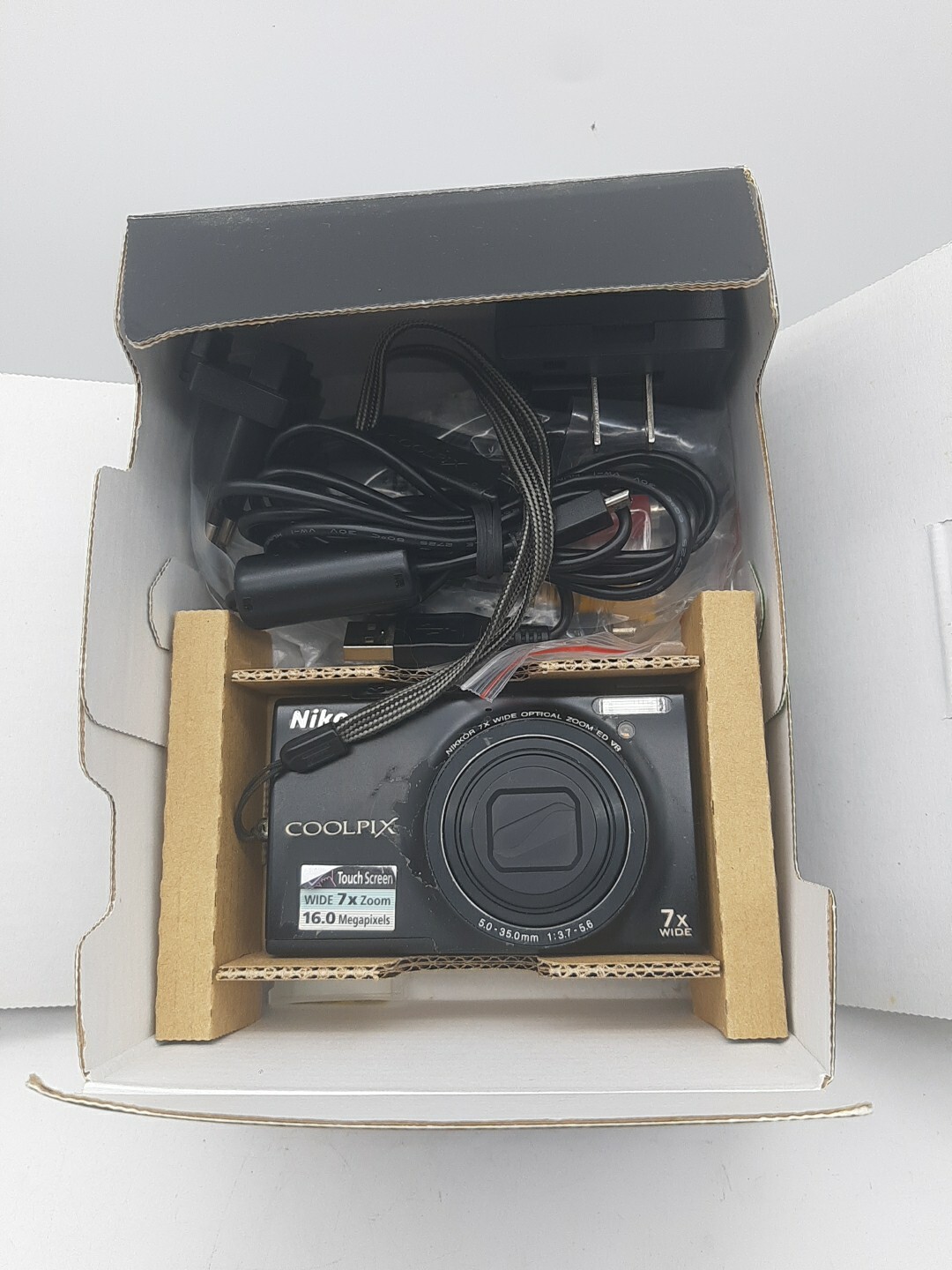 Foto 10 di 18