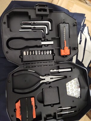 24 Piece Multi Tool Set With Detachable Headlight