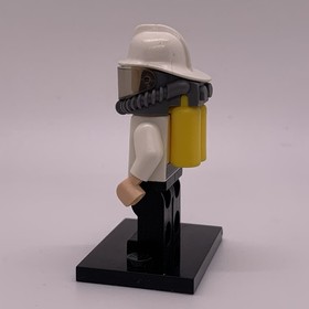 LEGO Security Guard Minifigure Fire Helmet Super Heroes The Batman Movie 70901