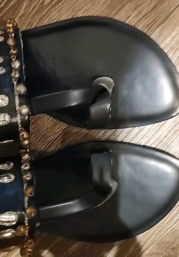 Schillernde schwarze Sandalen mit Schmucksteinen besetzt mit Gold neu ohne Karton Größe 8,5 US anprobiert/nicht getragen. - Bild 7 von 7