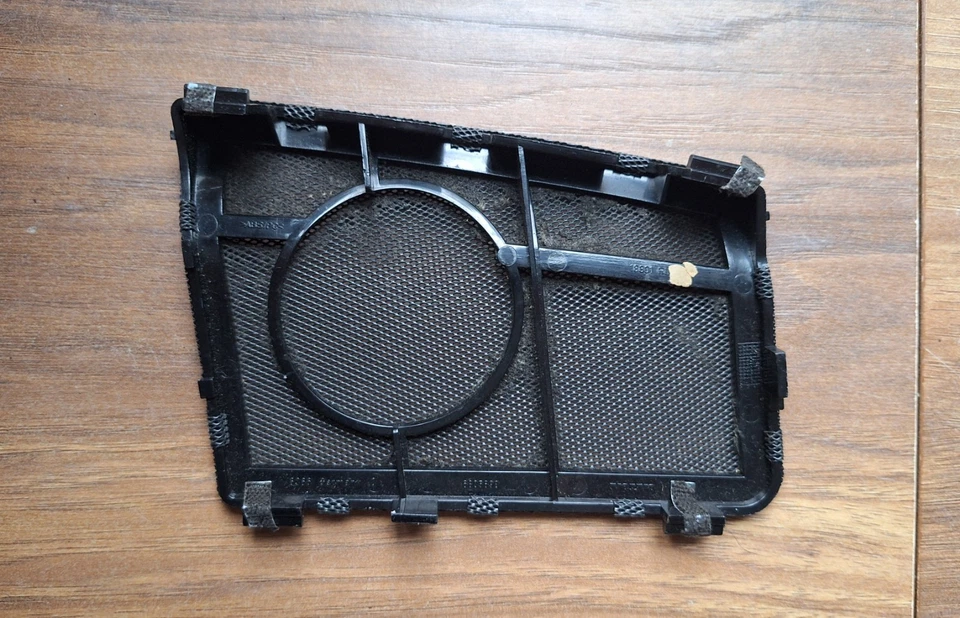 Volvo 850 Dashboard Speaker Cover Left 6805698 - Image 2 of 3