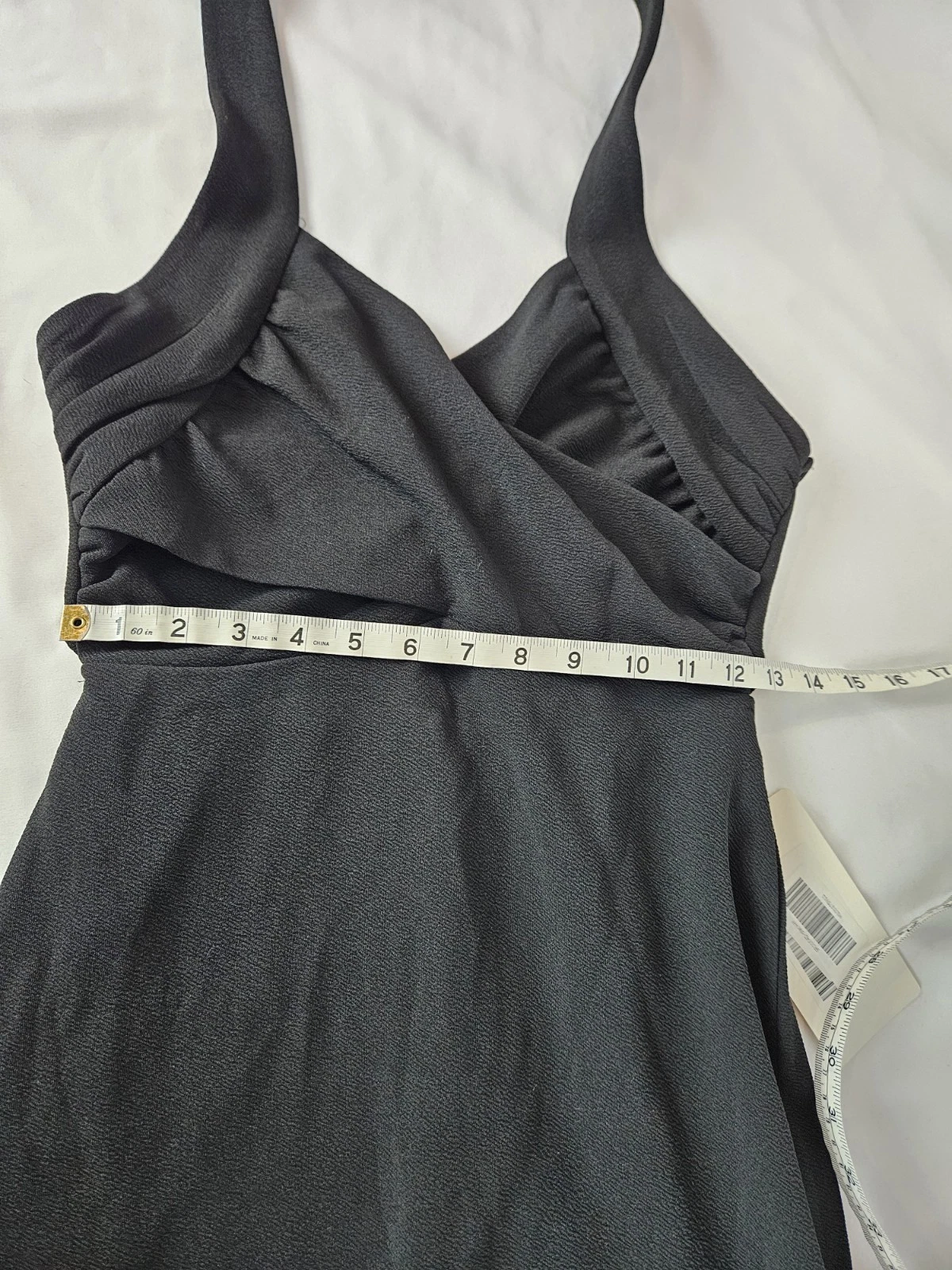 VETEMENTS Nuovo con etichetta! Saints & Secrets Donna Nero Medio Halter Chiusura Oro Schiena Elasticizzata Ritagli