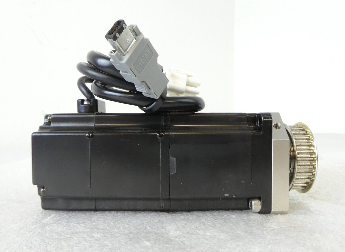 Yaskawa Electric SGMAH-02A1A4C AC Servo Motor Reseller Lot Yaskawa Electric SGMAH-02A1A4C AC Servo Motor Reseller Lot