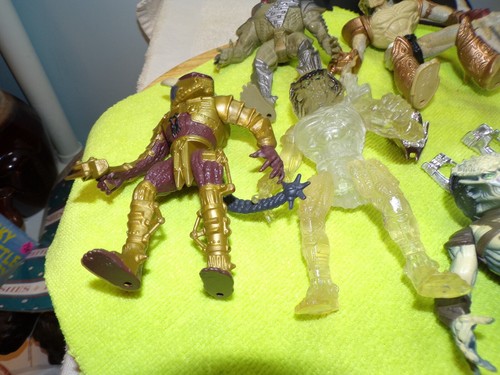 Lot of 6 Predator Action Figures plus Wild Boar Alien with Attack Spikes - Picture 3 of 24