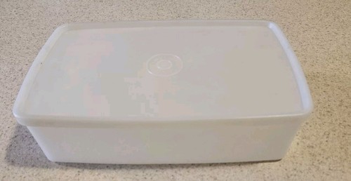 Vintage Tupperware Pac-n-Store Behälter 713 mit Deckel 714