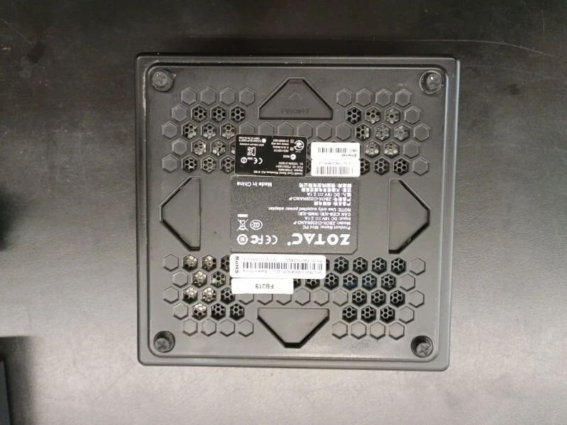 Mini PC Nano ZOTAC ZBOX CI320 Celeron N2930 1,83 GHz 4 GB de RAM sin SSD/HDD con CA Foto 3 de 4