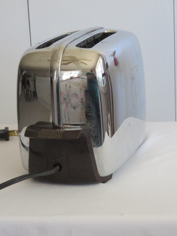 Vintage 1950's Working Toastmaster 1B14 Chrome/Bakelite Automatic Pop-up Toaster