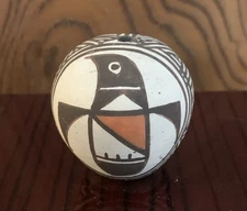 Native American•miniature Acoma Pueblo • Good Luck Fine Line Seed Pot signed RLC