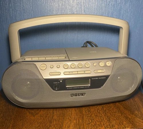 VTG SONY BOOMBOX CD PLAYER Radio Cassette Tape Recorder CD-R RW Playback CFD-S05