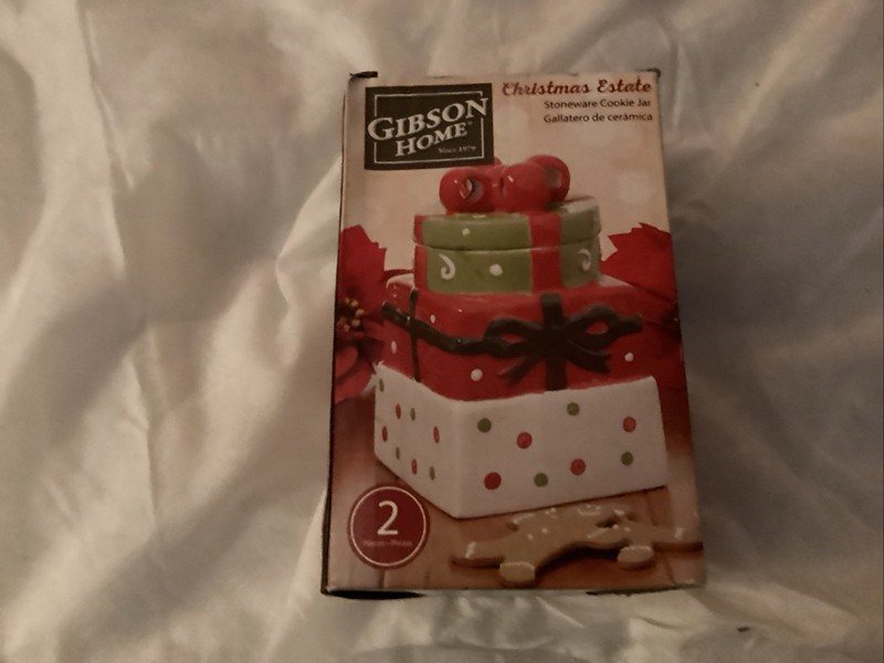 Gibson Home 113251.01 Christmas Estate 7.5 Inch Gift Box Holiday Cookie Jar