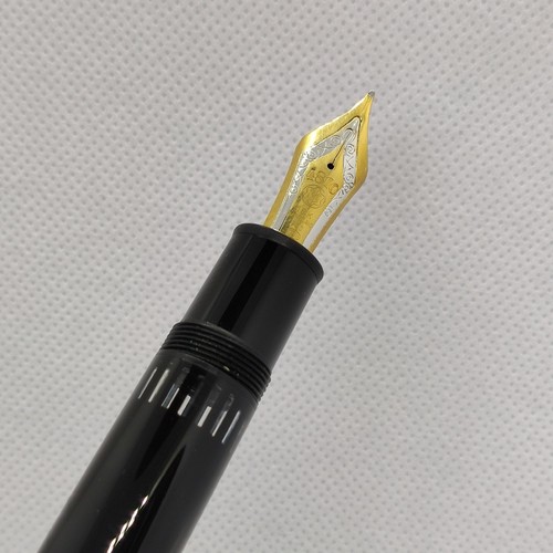Montblanc Meisterstuck No 149 Black Resin Fountain Pen, 18K Gold Nib - 第 2/17 張圖片