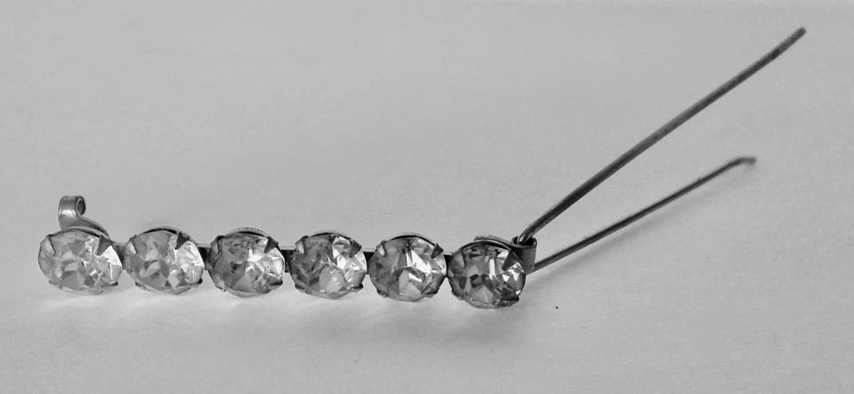 Vintage 2 1/4 Inch Metal & Paste Stone Barrette - Image 2 of 4