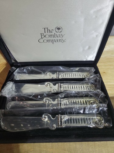 Neu im Karton The Bombay Company 4er Set Godinger Silber Butter Spread Messer - Bild 2 von 3