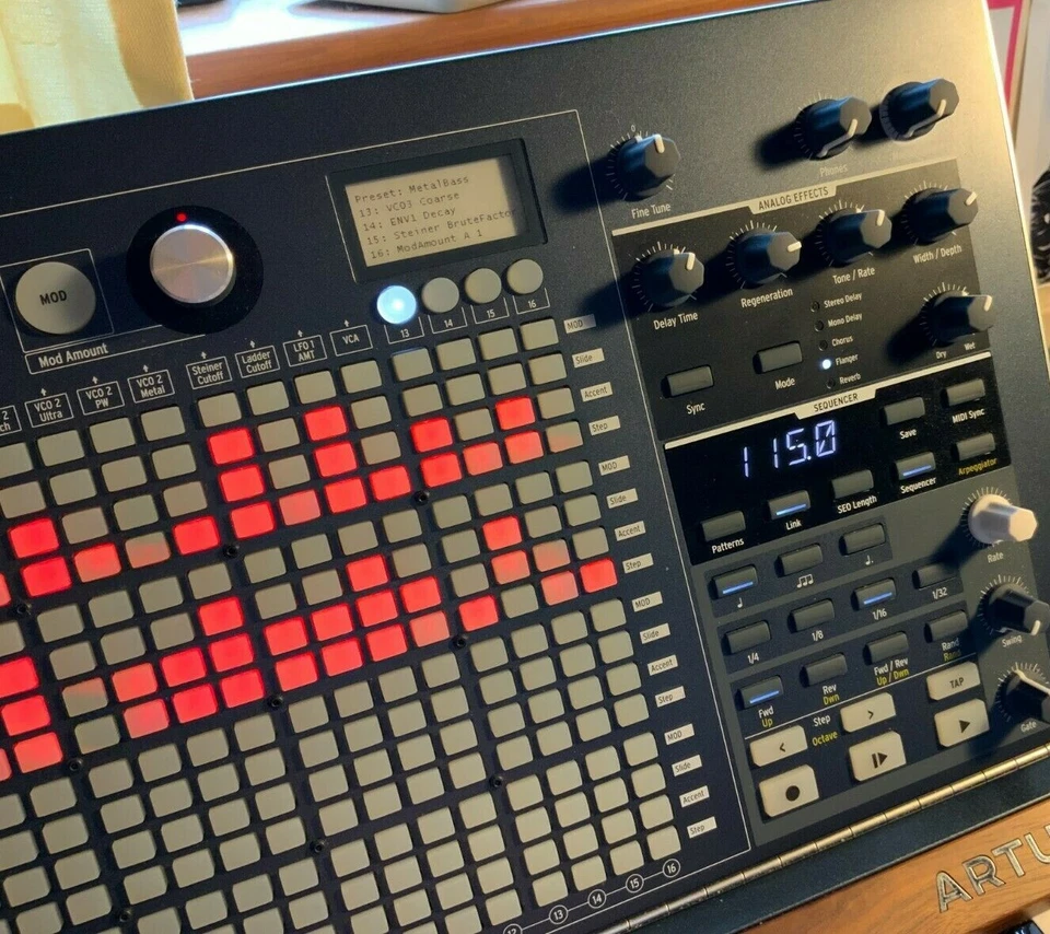 Arturia MatrixBrute analogue Synthesizer Amazing Synth keyboard boxed - Image 3 of 4