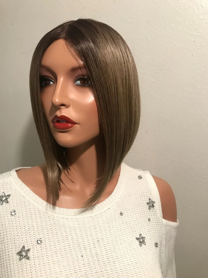 NWT Motown Pre-Plucked Part Invisible Lace Ash Blonde Ombre Lace Front Wig - Image 2 of 4