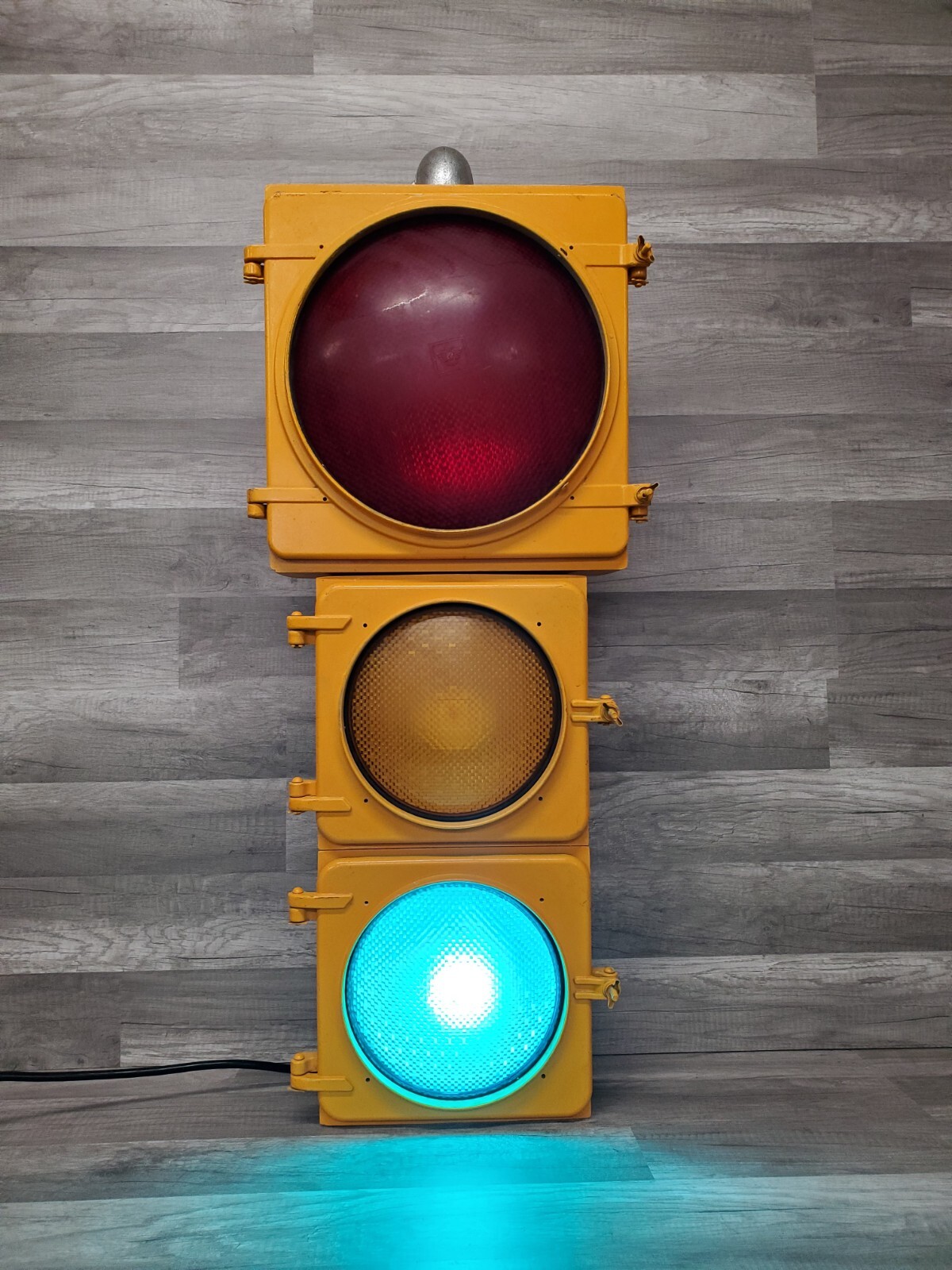 Vtg Metal Eagle Signal Traffic Light Stop Light 7ft Cord Works Man Cave Bar eBay