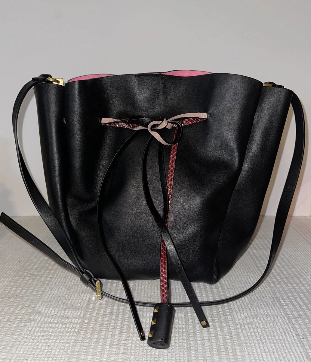 Valentino Garavani Black leather Vlogo bag