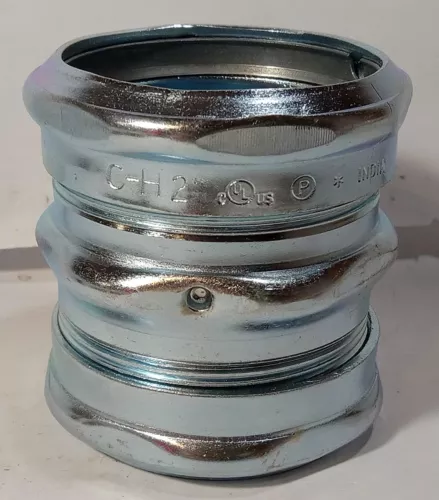 1 NEW EATON CROUSE-HINDS C-H 2” COMPRESSION COUPLING NNB ***MAKE OFFER***