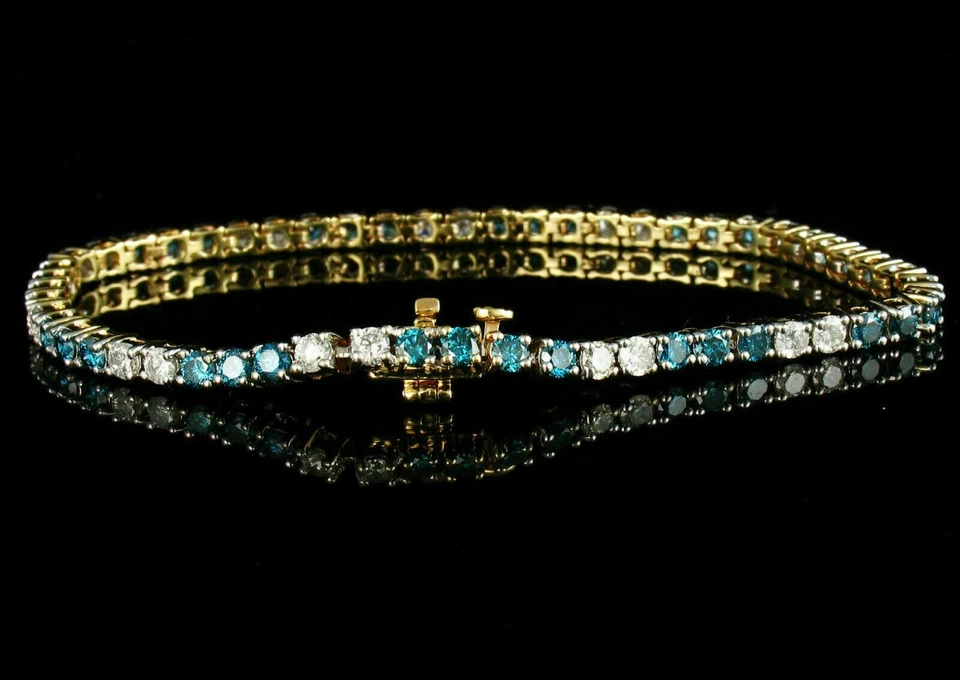 Brazalete de lujo de topacio azul Londres simulado corte redondo de 6 quilates chapado en oro amarillo de 14 quilates Foto 2 de 4