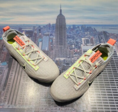 Nike Air VaporMax 2021 Flyknit Light Bone/Lime Ice Womens Size 8 DC4112 003 New