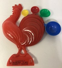 Vtg MCM Plastic Rooster Measuring Spoon Holder With 4-Spoons Wall Hanger