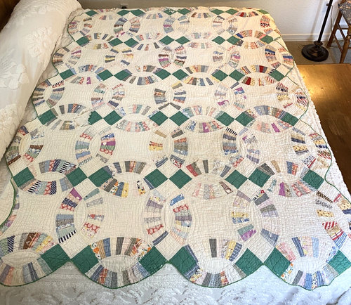 Vintage 1930s DOUBLE WEDDING RING ANTIQUE QUILT Hand Stitched 81x64 Patchwork