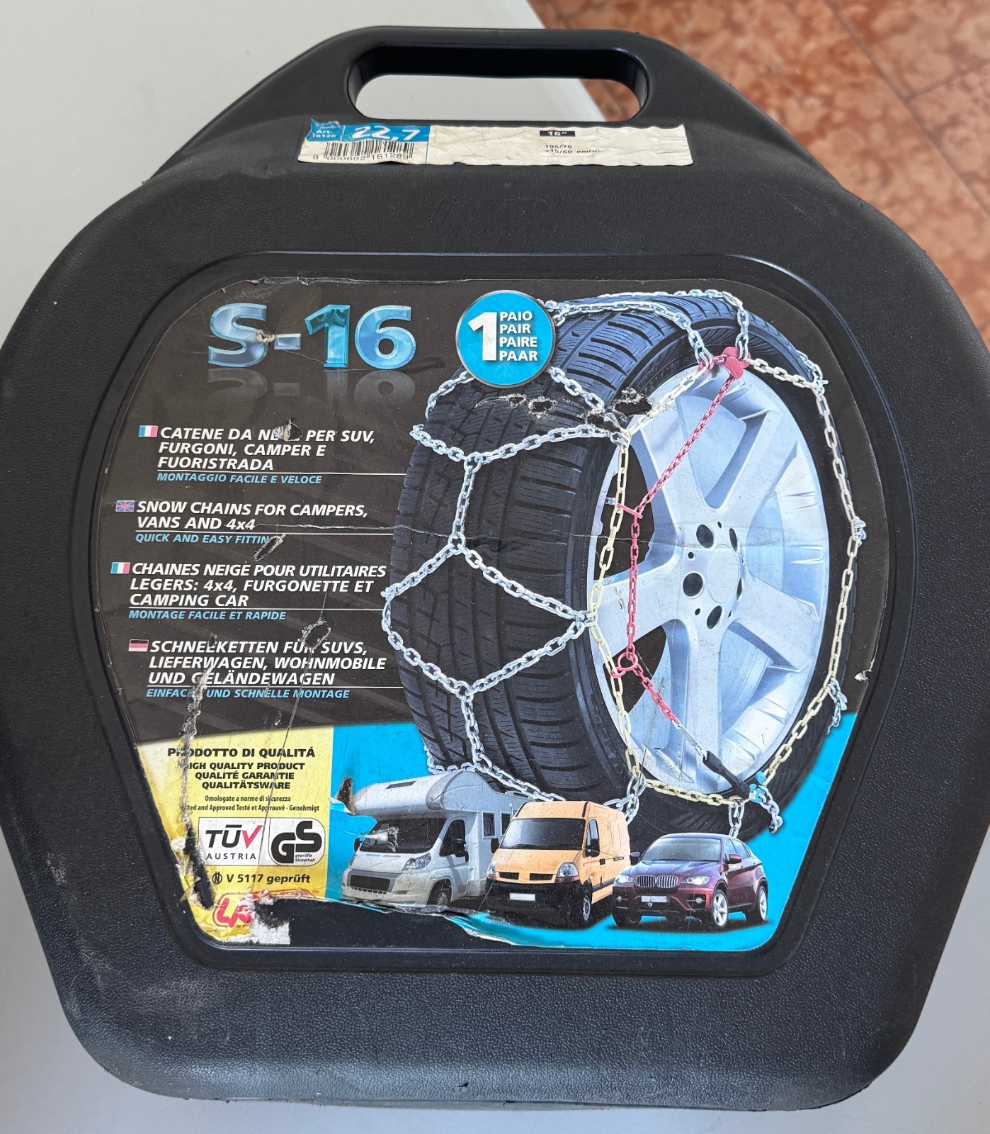 Foto 1 di 3