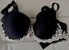 WACOAL BRA 34D T-SHIRT BRA 853191 EMBRACE LACE FLORAL TRIM BLACK  CREAM EUC