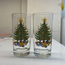 Vintage Holiday Glasses with christmas tree and gifts - 1970's